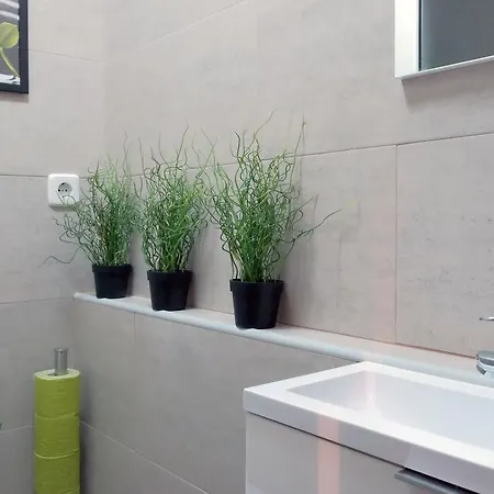 Quiron Apartment *